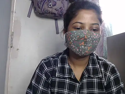 Snapshot of samosa73 chatting on 11/07/25, 10:15 samosa73 online show from 11/07/25, 10:15