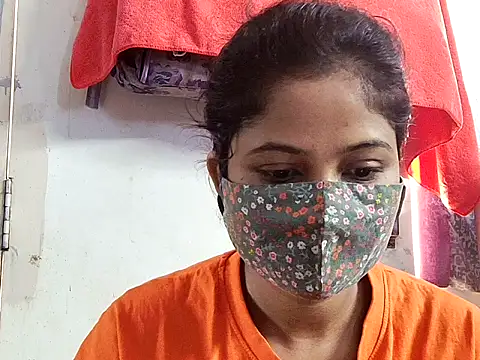 Snapshot of samosa73 chatting on 11/27/25, 08:27 samosa73 online show from 11/27/25, 08:27