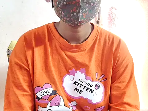 Snapshot of samosa73 chatting on 11/28/25, 08:39 samosa73 online show from 11/28/25, 08:39