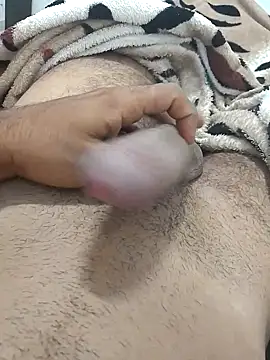 Leleko1997 online show from 10/20/25, 05:02