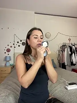 MiraMiss online show from 12/25/24, 07:57