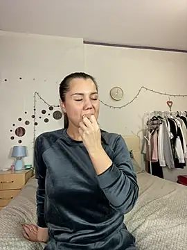 MiraMiss online show from 12/26/24, 12:05