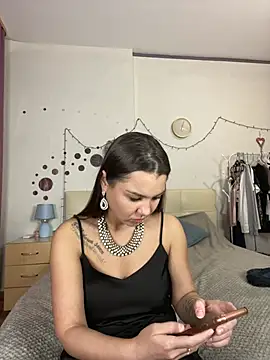 MiraMiss online show from 12/27/24, 11:06