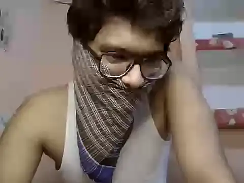 Snapshot of utkarsh_240 chatting on 09/29/25, 10:31 utkarsh 240 online show from 09/29/25, 10:31