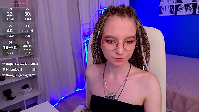 Snapshot of VioletShine chatting on 02/06/25, 01:32 VioletShine online show from 02/06/25, 01:32