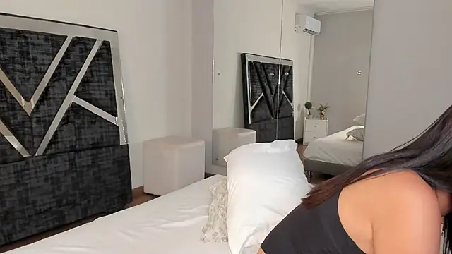 Jonness Isa  online show from 11/08/25, 12:49