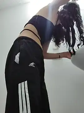 Queenjenn   online show from 06/12/26, 07:02