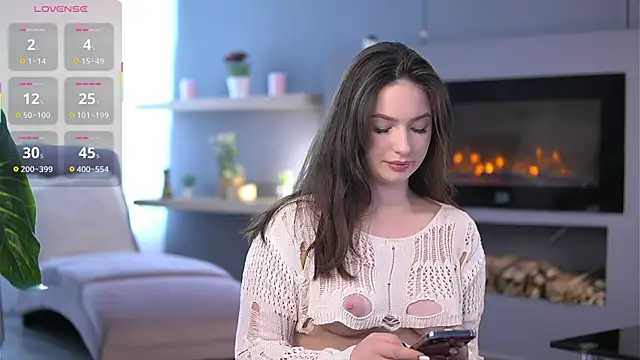 Snapshot of VixenAmour chatting on 09/16/25, 04:57 VixenAmour online show from 09/16/25, 04:57