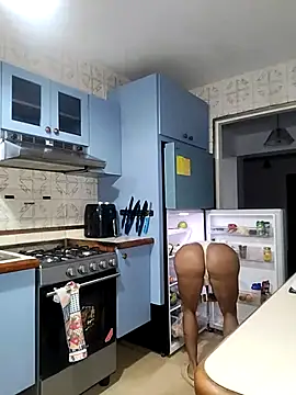 Snapshot of Alison_fitness chatting on 09/20/25, 01:17 Alison fitness online show from 09/20/25, 01:17