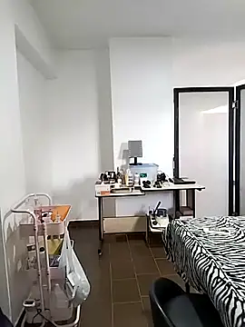 Snapshot of Alison_fitness chatting on 10/12/25, 11:53 Alison fitness online show from 10/12/25, 11:53