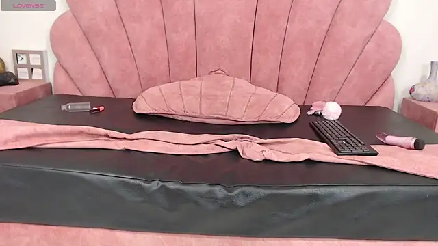 Candy Bony online show from 07/06/26, 01:19