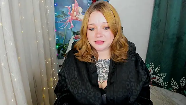 MoonLghte online show from 12/19/24, 07:51