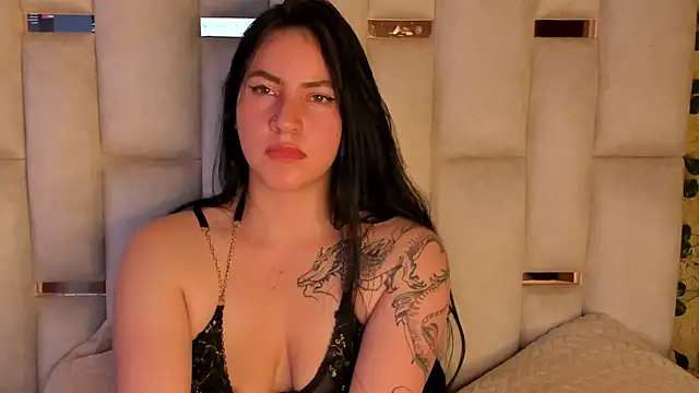 jenifer  power10 online show from 01/04/25, 07:13