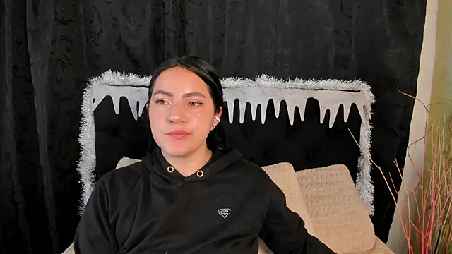 Snapshot of jenifer__power10 chatting on 12/13/25, 08:47 jenifer power10 online show from 12/13/25, 08:47