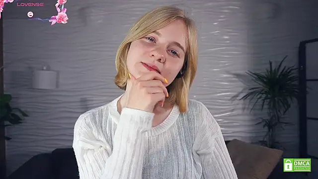 OdelinaFicken online show from 10/22/25, 07:08