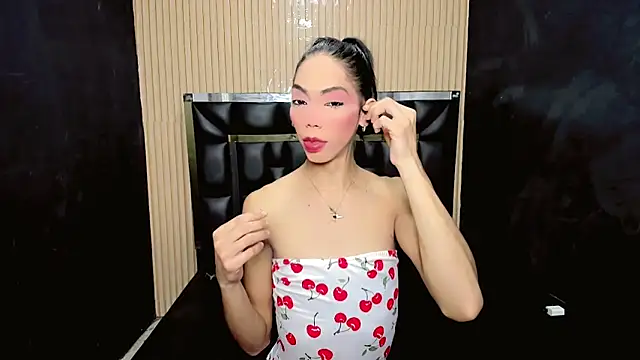Luna and valery online show from 04/17/26, 07:39