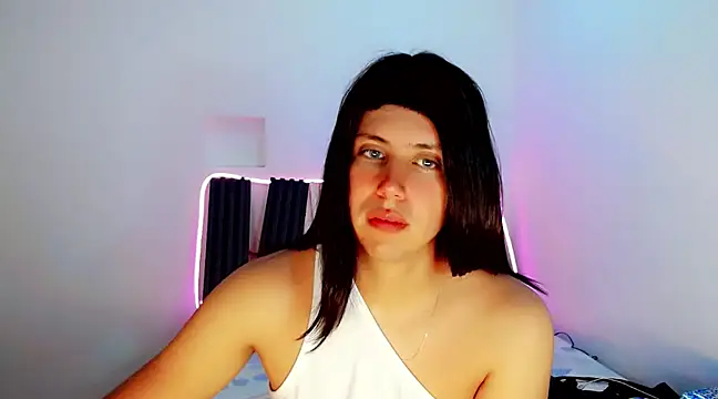 Snapshot of Oxana-Novikov chatting on 12/01/24, 10:32 Oxana-Novikov online show from 12/01/24, 10:32