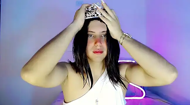 Snapshot of Oxana-Novikov chatting on 12/12/24, 08:21 Oxana-Novikov online show from 12/12/24, 08:21