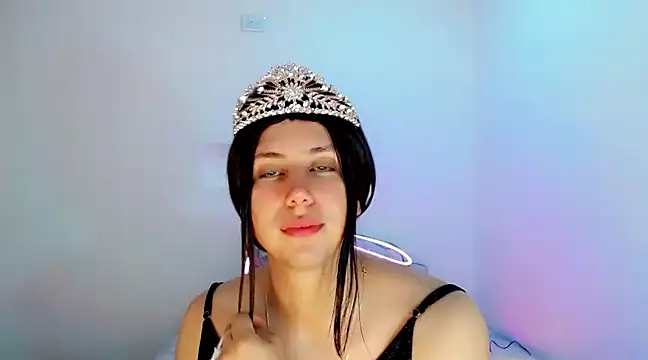Snapshot of Oxana-Novikov chatting on 12/15/24, 10:04 Oxana-Novikov online show from 12/15/24, 10:04