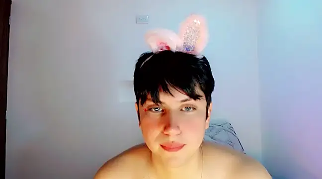 Snapshot of Oxana-Novikov chatting on 12/19/24, 12:34 Oxana-Novikov online show from 12/19/24, 12:34