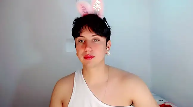Snapshot of Oxana-Novikov chatting on 12/20/24, 04:09 Oxana-Novikov online show from 12/20/24, 04:09