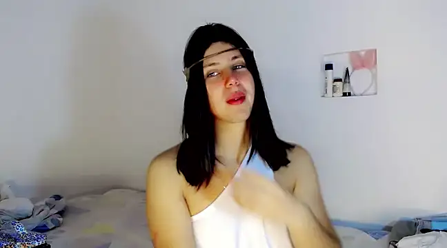Snapshot of Oxana-Novikov chatting on 12/28/24, 03:58 Oxana-Novikov online show from 12/28/24, 03:58