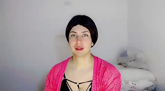 Snapshot of Oxana-Novikov chatting on 02/11/25, 04:35 Oxana-Novikov online show from 02/11/25, 04:35