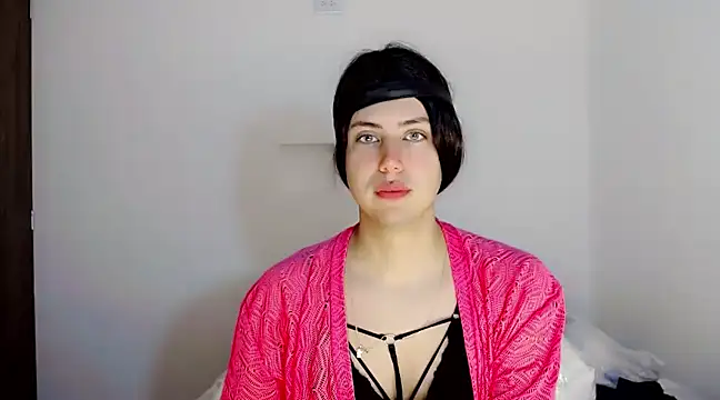 Snapshot of Oxana-Novikov chatting on 02/12/25, 12:12 Oxana-Novikov online show from 02/12/25, 12:12