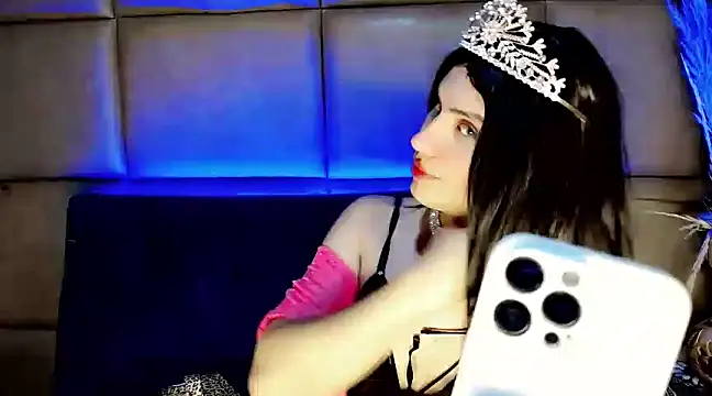 Snapshot of Oxana-Novikov chatting on 02/20/25, 10:04 Oxana-Novikov online show from 02/20/25, 10:04