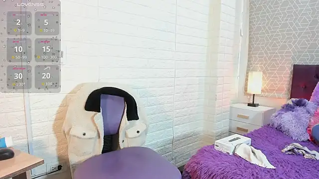 sweet kitty0110 online show from 10/24/25, 02:57