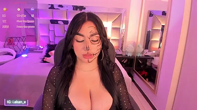 Snapshot of i_akane chatting on 10/31/25, 01:12 i akane online show from 10/31/25, 01:12