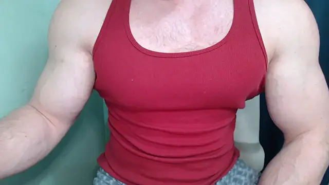 Snapshot of Mrbiceps23 chatting on 09/17/25, 07:26 Mrbiceps23 online show from 09/17/25, 07:26