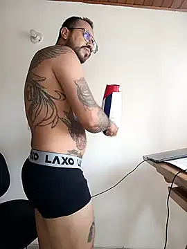 Nicky smith   online show from 12/14/24, 04:52