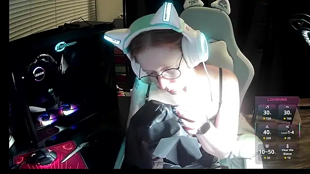 LilyFoxxx online show from 05/22/26, 05:14