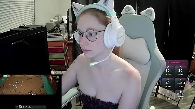 LilyFoxxx online show from 06/28/26, 05:13