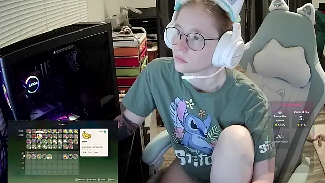 LilyFoxxx online show from 07/29/26, 05:05