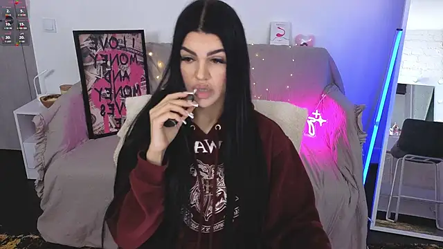 Tiffany lab online show from 10/08/25, 08:23