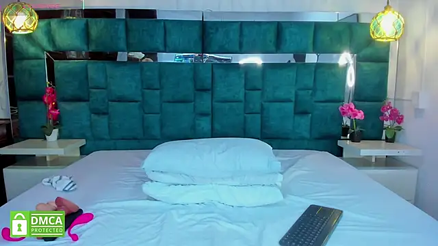 Snapshot of valtira_nova chatting on 11/12/25, 07:35 valtira nova online show from 11/12/25, 07:35