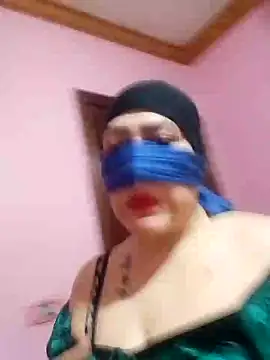 Snapshot of Osha10 chatting on 12/05/24, 01:17 Osha10 online show from 12/05/24, 01:17