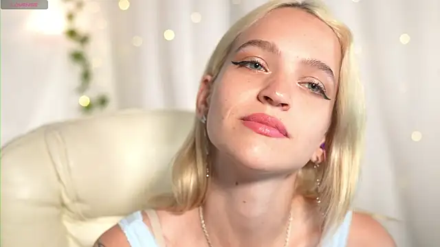 Snapshot of lolly_pie chatting on 09/30/25, 08:52 lolly pie online show from 09/30/25, 08:52