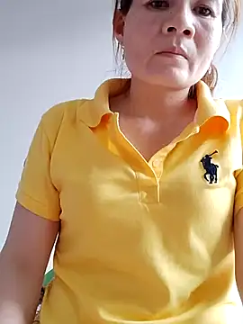 Snapshot of Show-body chatting on 02/15/25, 10:44 Show-body online show from 02/15/25, 10:44