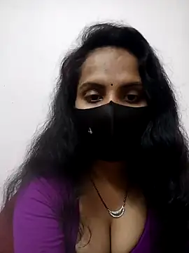 Snapshot of Choclet_bhabhi chatting on 01/01/25, 12:44 Choclet bhabhi online show from 01/01/25, 12:44