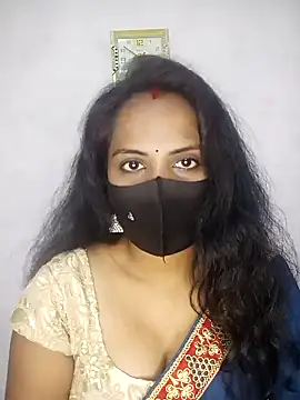 Snapshot of Choclet_bhabhi chatting on 01/07/25, 12:31 Choclet bhabhi online show from 01/07/25, 12:31