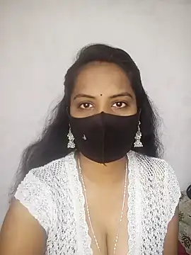 Snapshot of Choclet_bhabhi chatting on 01/12/25, 04:31 Choclet bhabhi online show from 01/12/25, 04:31