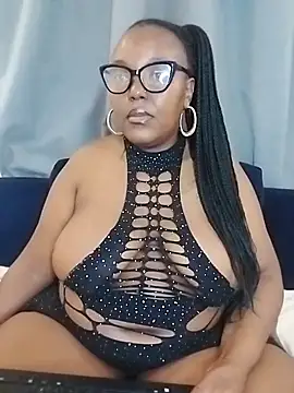 Snapshot of CHERRYYUMMY chatting on 10/24/25, 11:17 CHERRYYUMMY online show from 10/24/25, 11:17