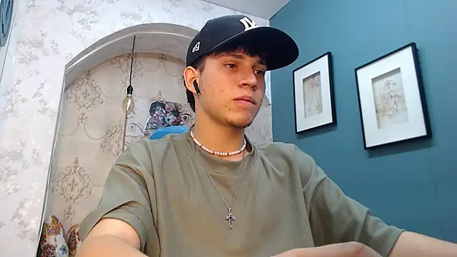 Jonathan Moreau online show from 12/16/24, 03:11