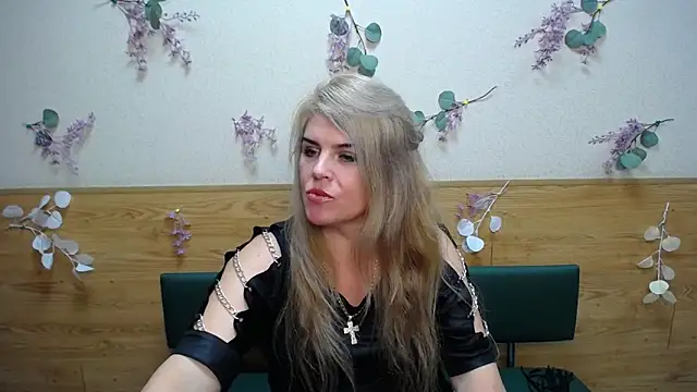 Julya Barbi online show from 12/17/24, 06:02