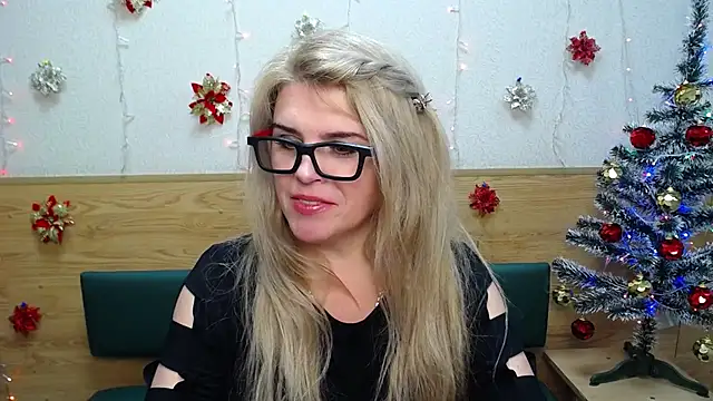 Julya Barbi online show from 12/20/24, 09:21
