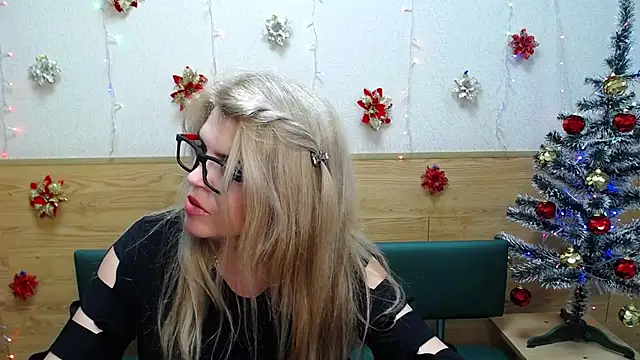 Julya Barbi online show from 12/20/24, 12:38