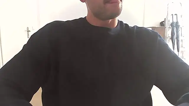 taallguyy 196 online show from 09/10/25, 10:37